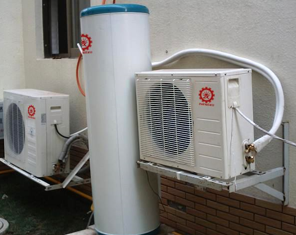 空氣能熱水器或機組的水箱應(yīng)該怎么補水? 空氣能熱水器或機組的水箱應(yīng)該怎么補水?